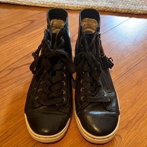 UGG Hightop Sneaker